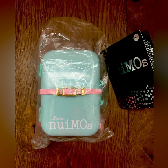 Japan Nuimo rolling luggage - Picture 1 of 1